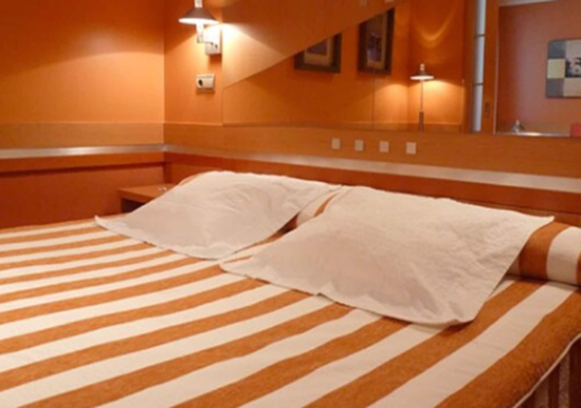 Hotel Torresport Torrelavega Extérieur photo
