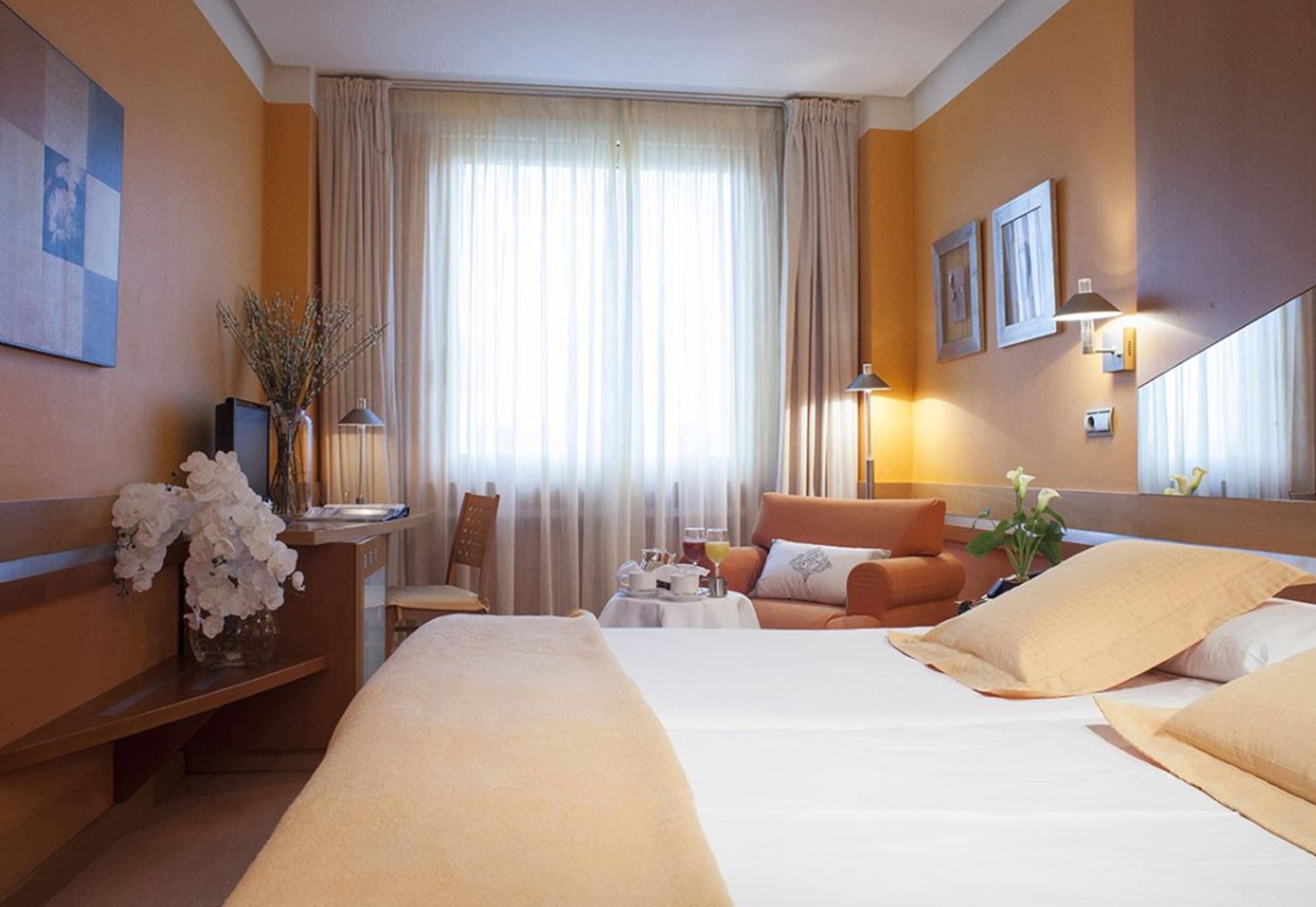 Hotel Torresport Torrelavega Extérieur photo