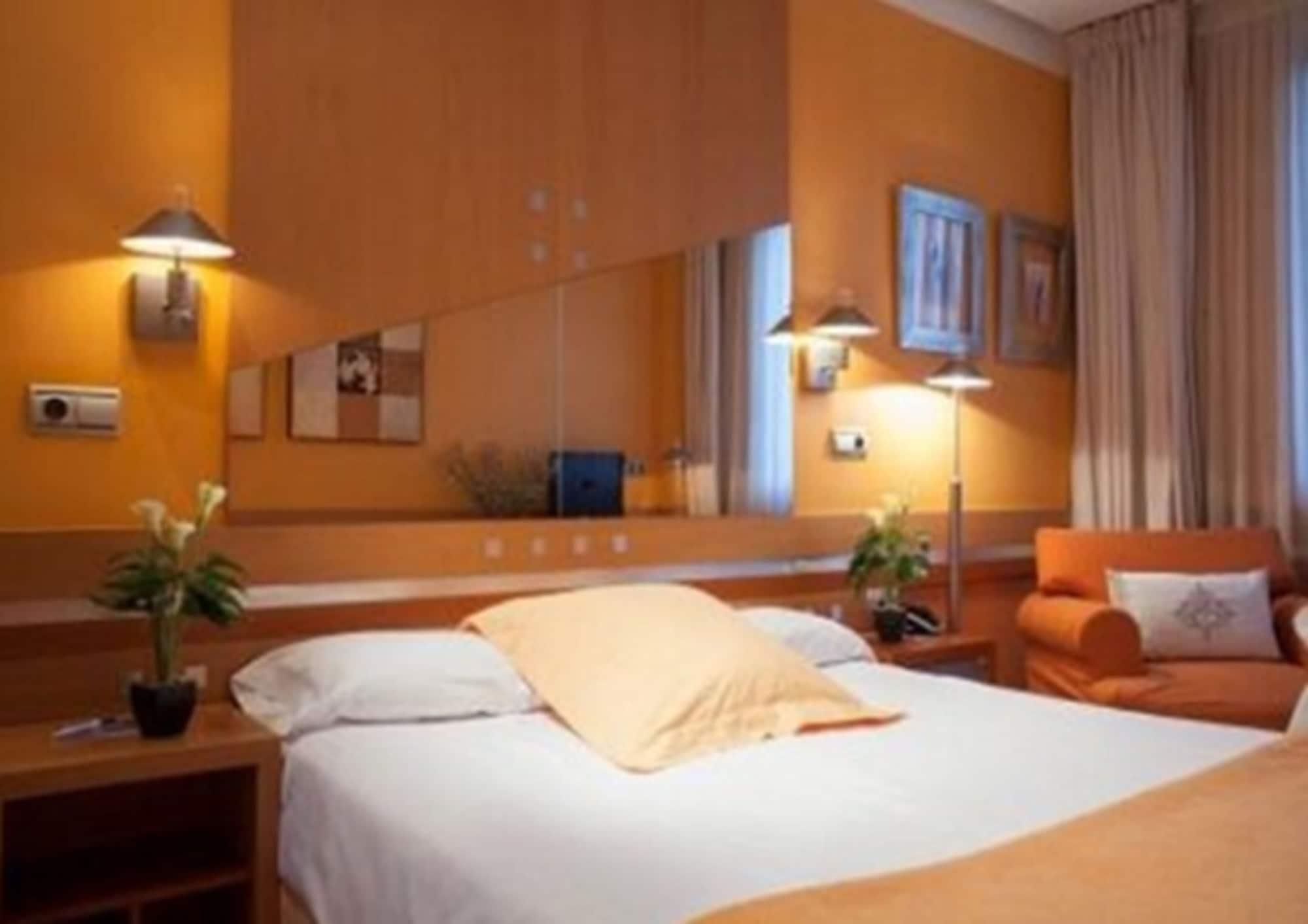 Hotel Torresport Torrelavega Chambre photo