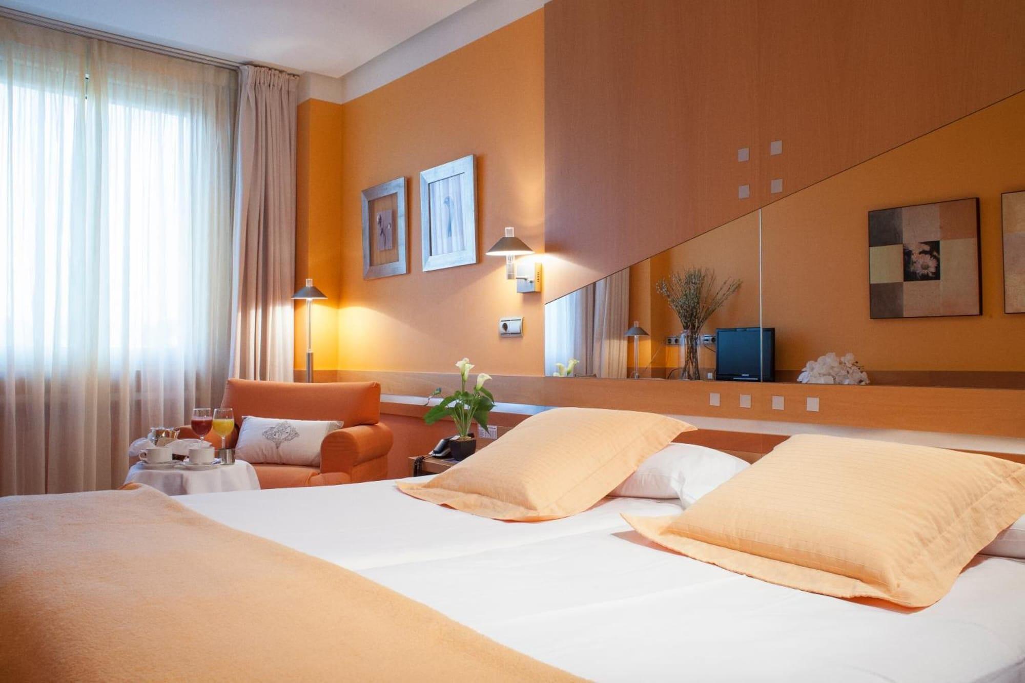 Hotel Torresport Torrelavega Extérieur photo