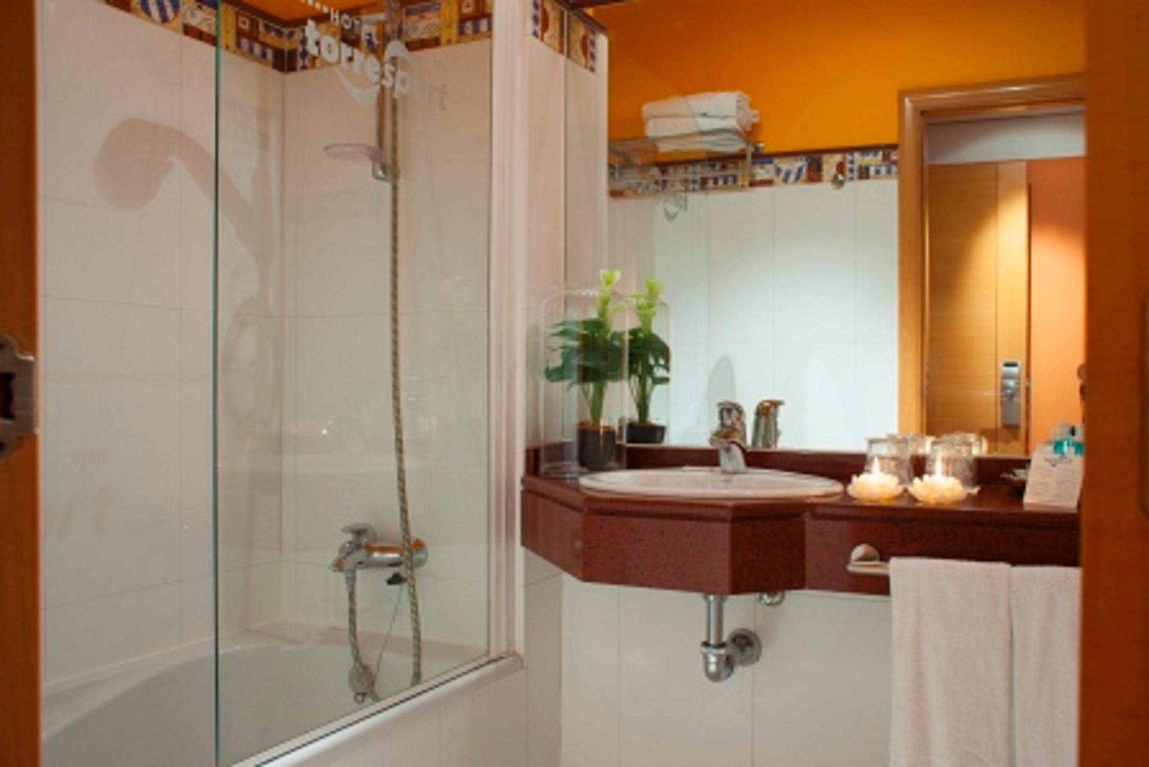 Hotel Torresport Torrelavega Extérieur photo