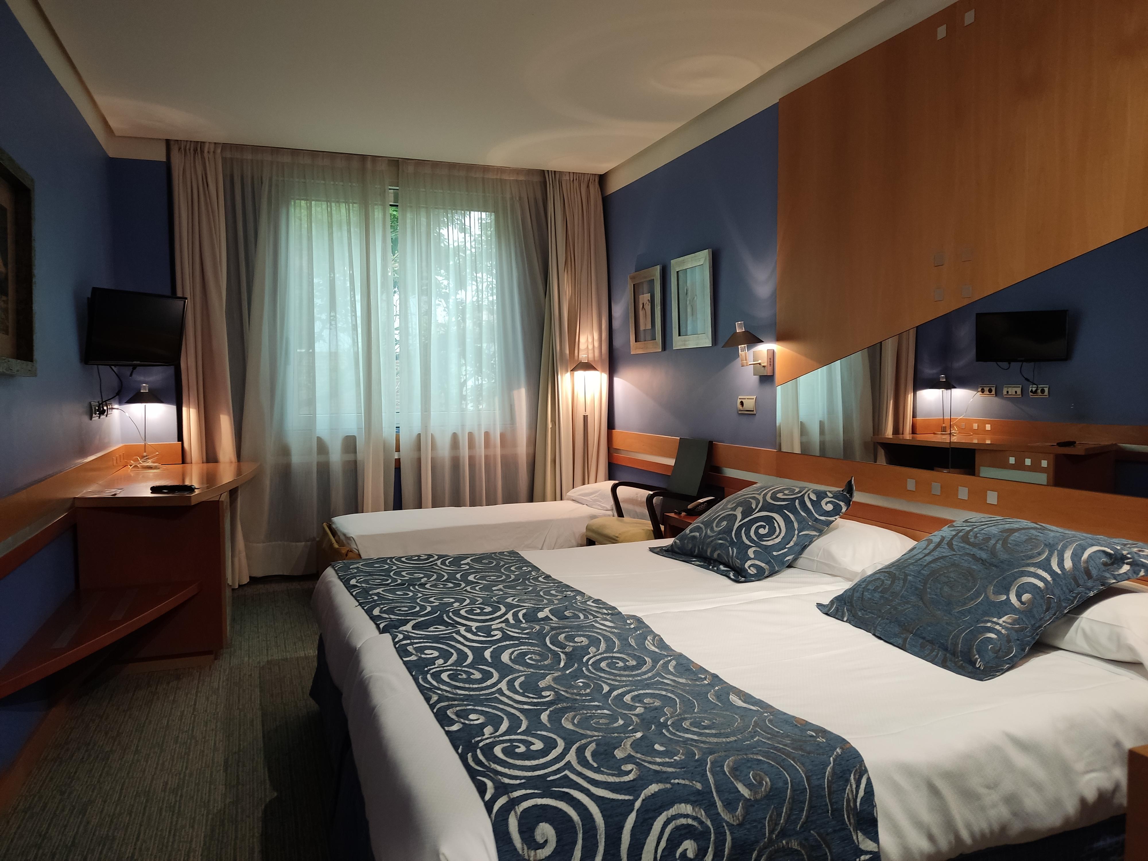 Hotel Torresport Torrelavega Extérieur photo