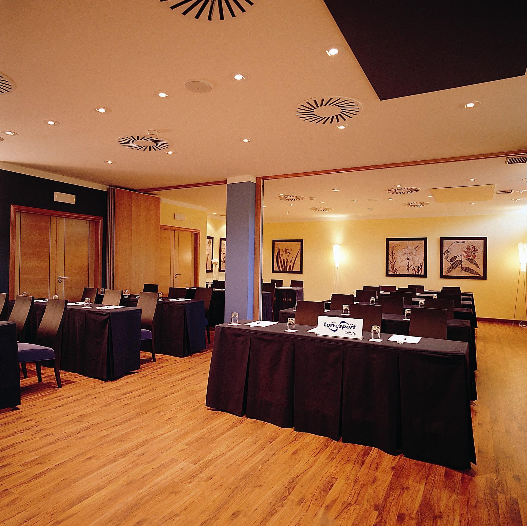 Hotel Torresport Torrelavega Extérieur photo