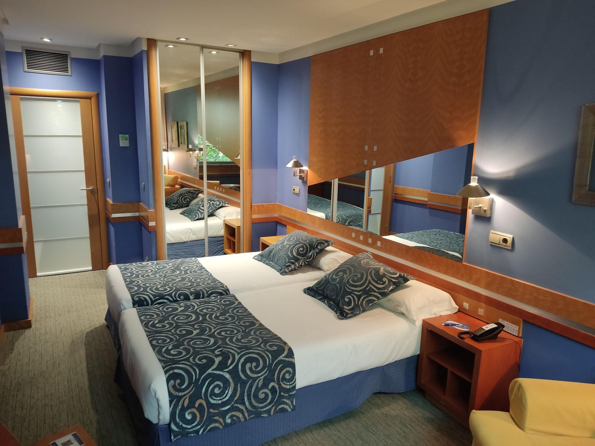 Hotel Torresport Torrelavega Extérieur photo