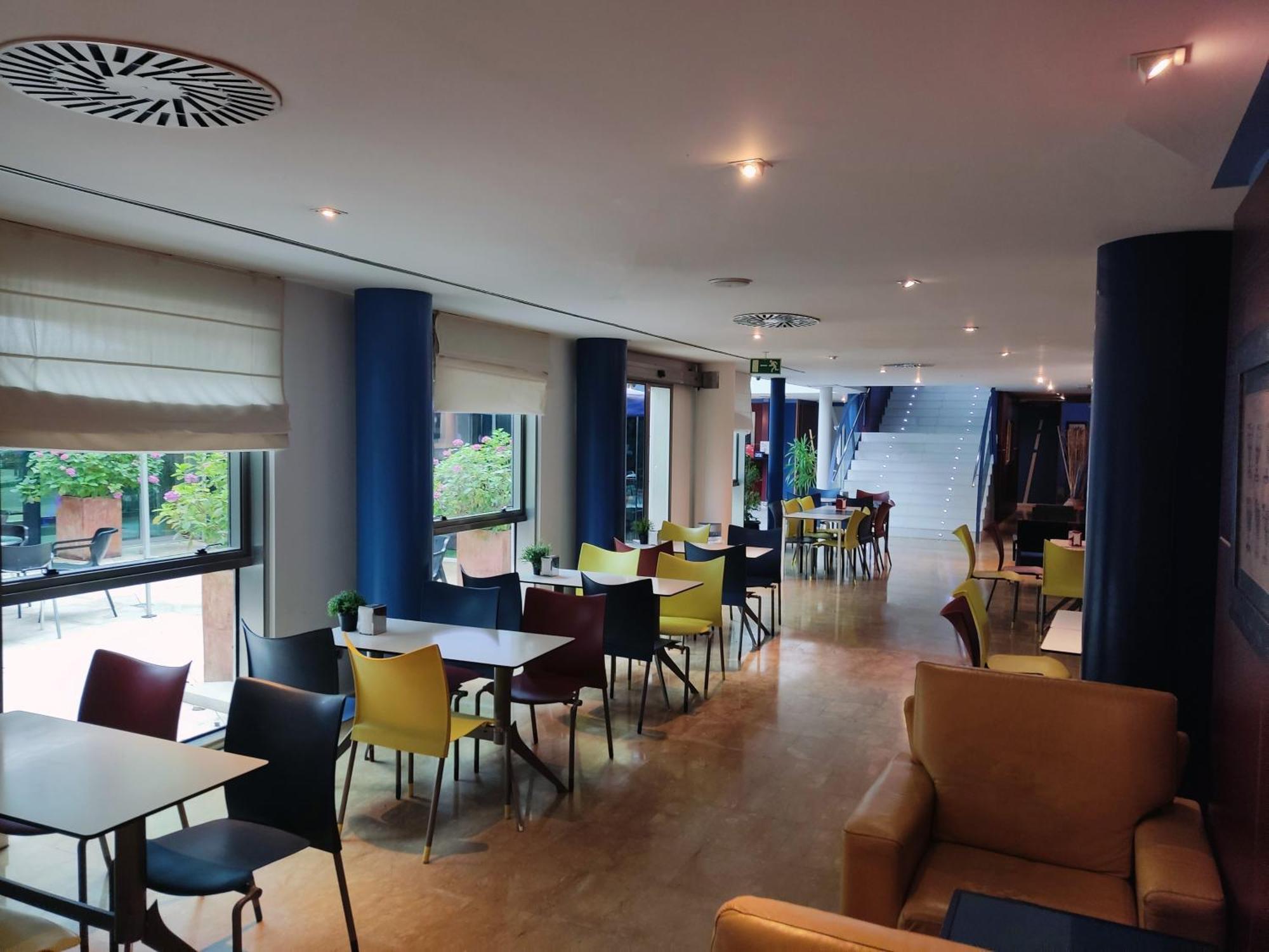 Hotel Torresport Torrelavega Extérieur photo