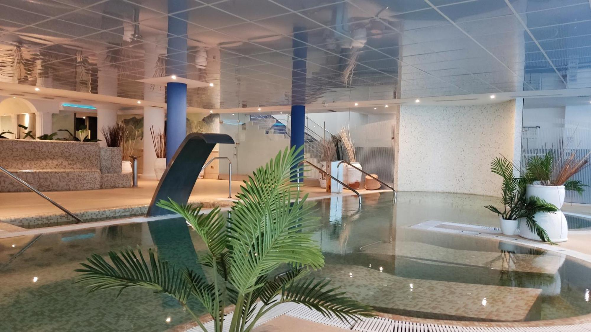 Hotel Torresport Torrelavega Extérieur photo
