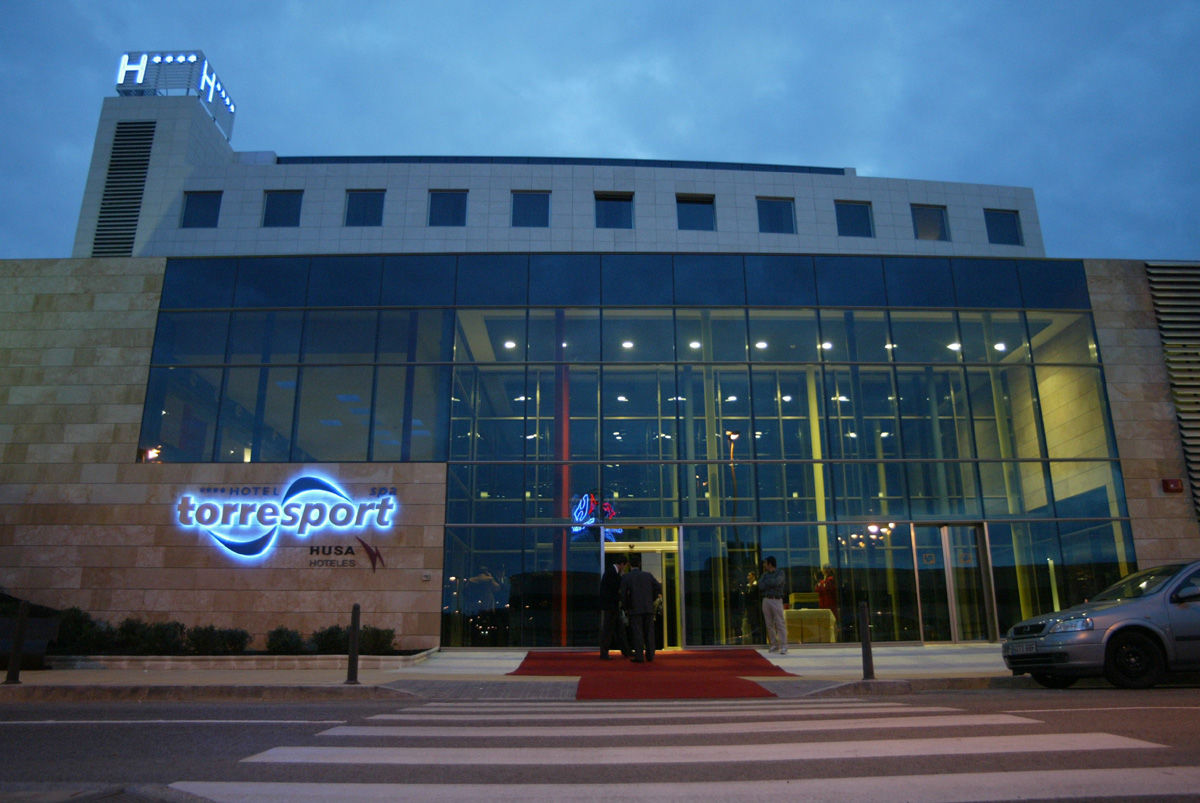 Hotel Torresport Torrelavega Extérieur photo