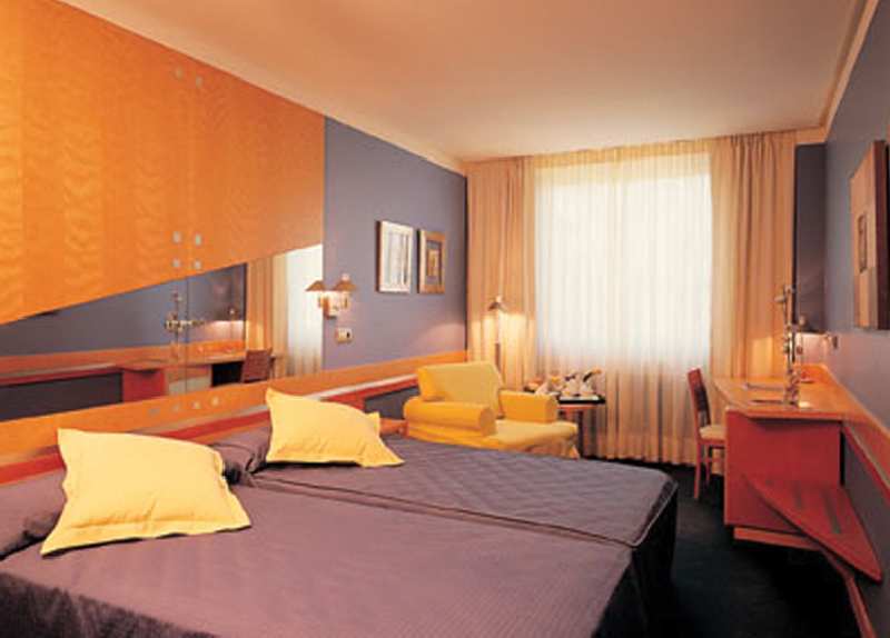 Hotel Torresport Torrelavega Chambre photo